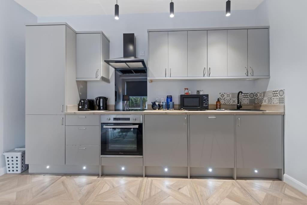 Modern Apartment Off-Road Parking King Bed Suite 1 Nottingham Ngoại thất bức ảnh